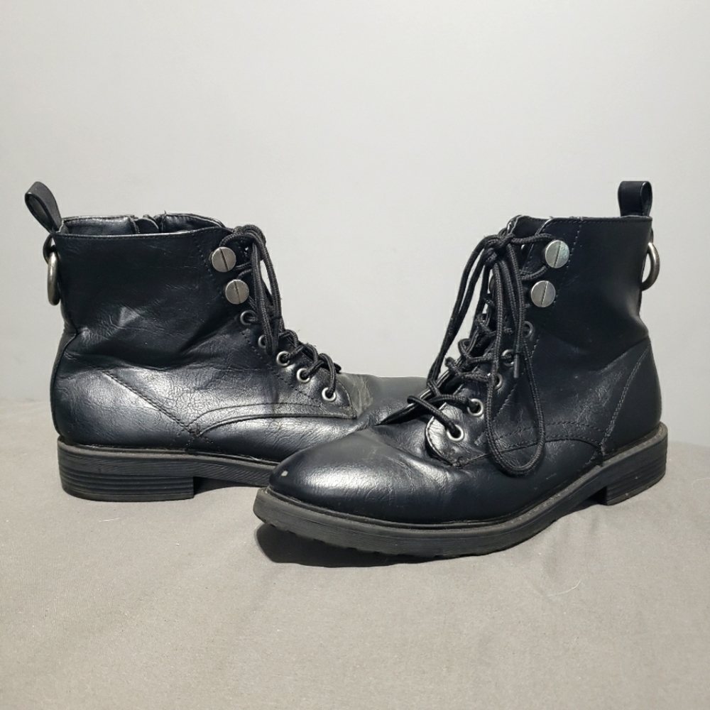 Sugar women's Zoelle lace up combat boots black size 8